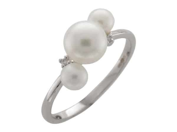 9ct White Gold Three Pearl Ring