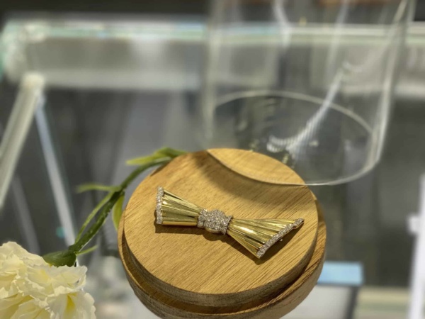 Pre-Owned Gold & Diamond Brooch
