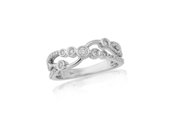 Graduated Diamond Cross OverRing