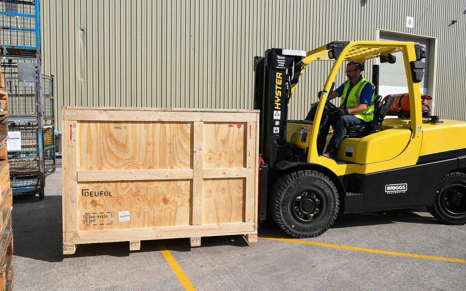 forklift-loading