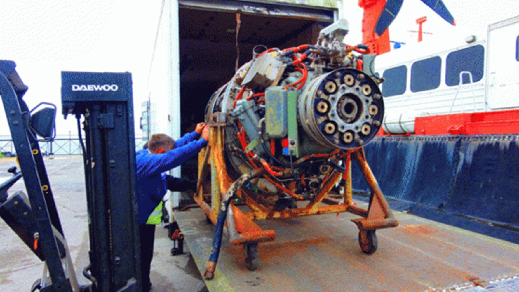 Engine-lift