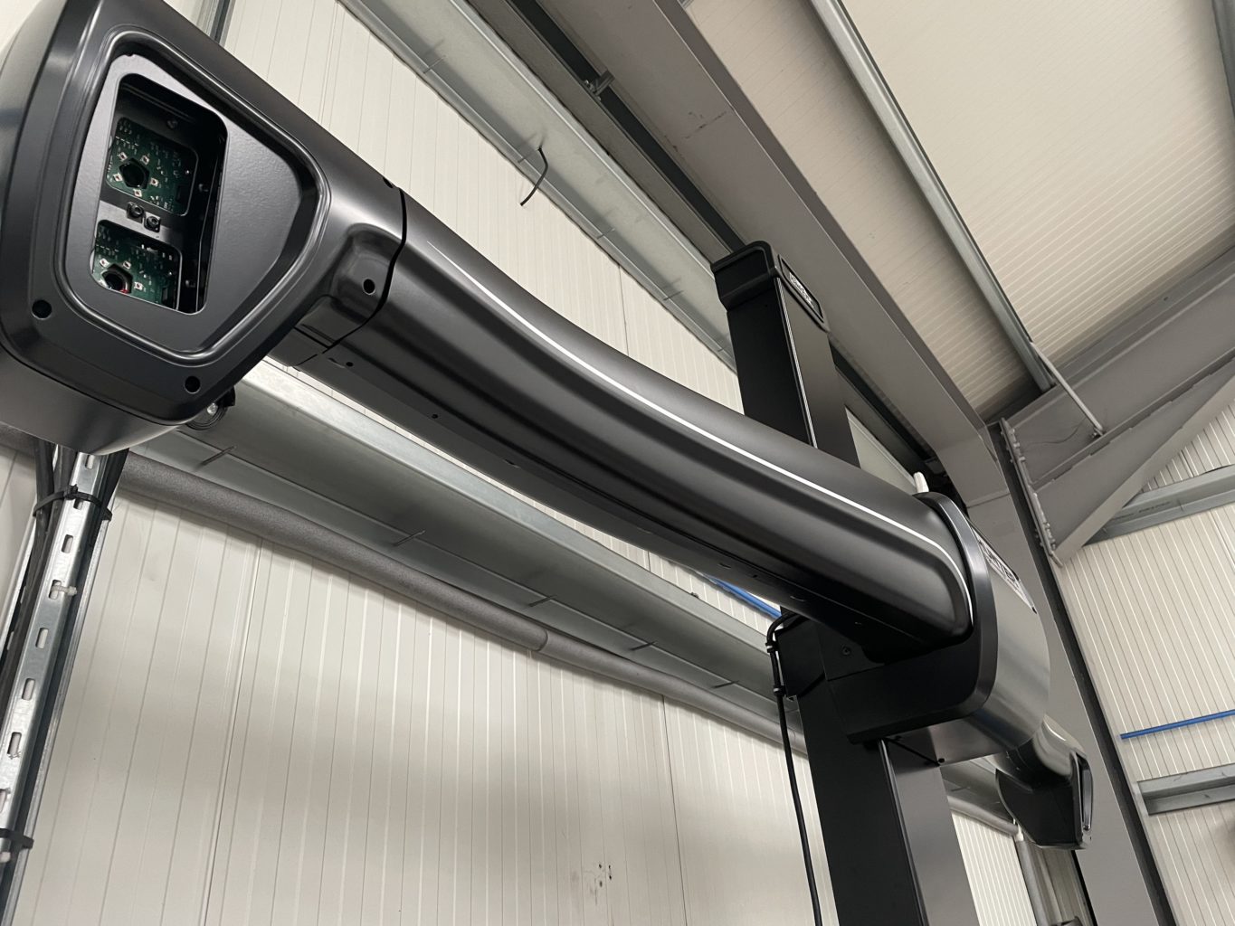 Hunter four wheel alignment machine