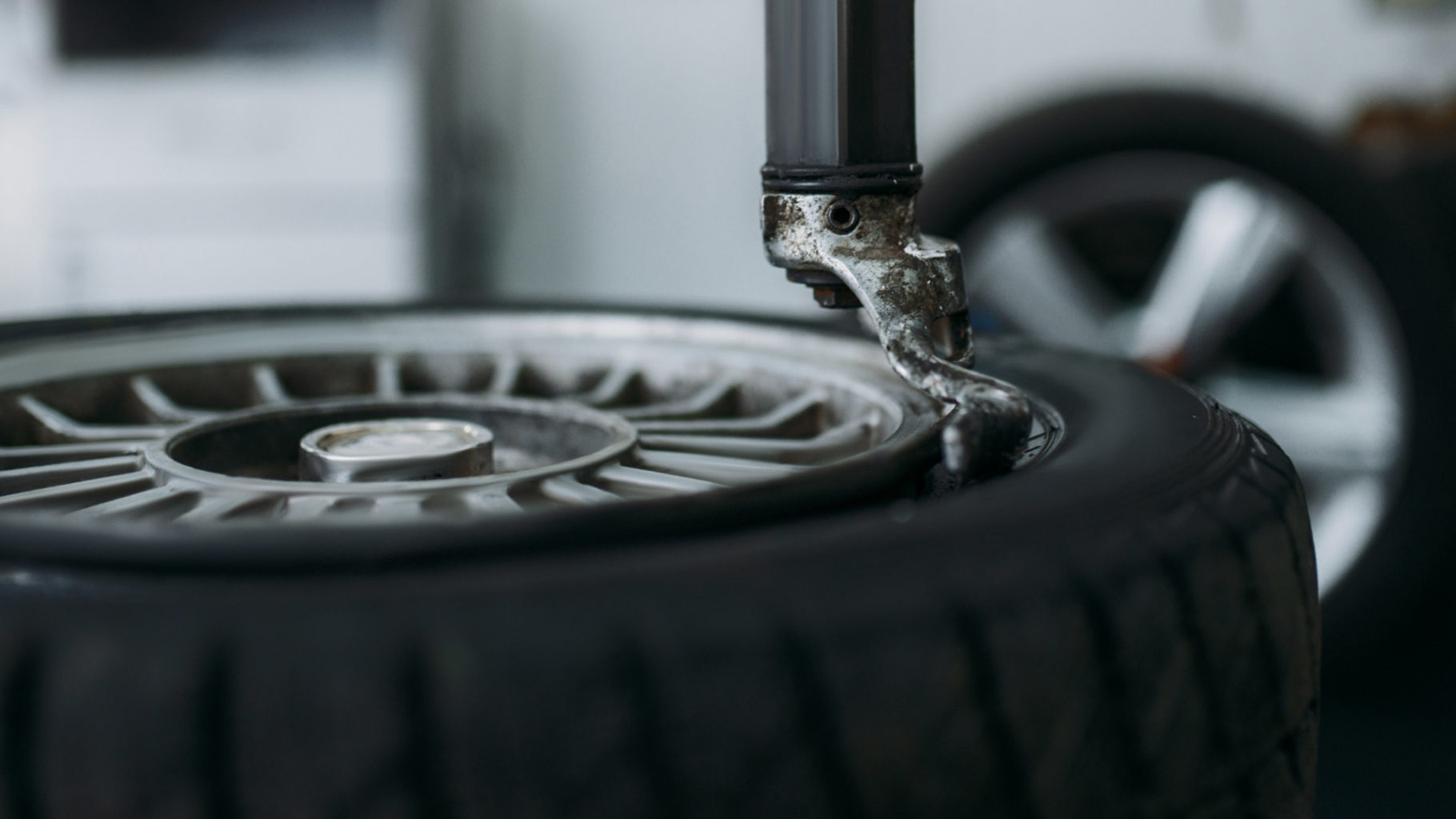 Tyre fitting service