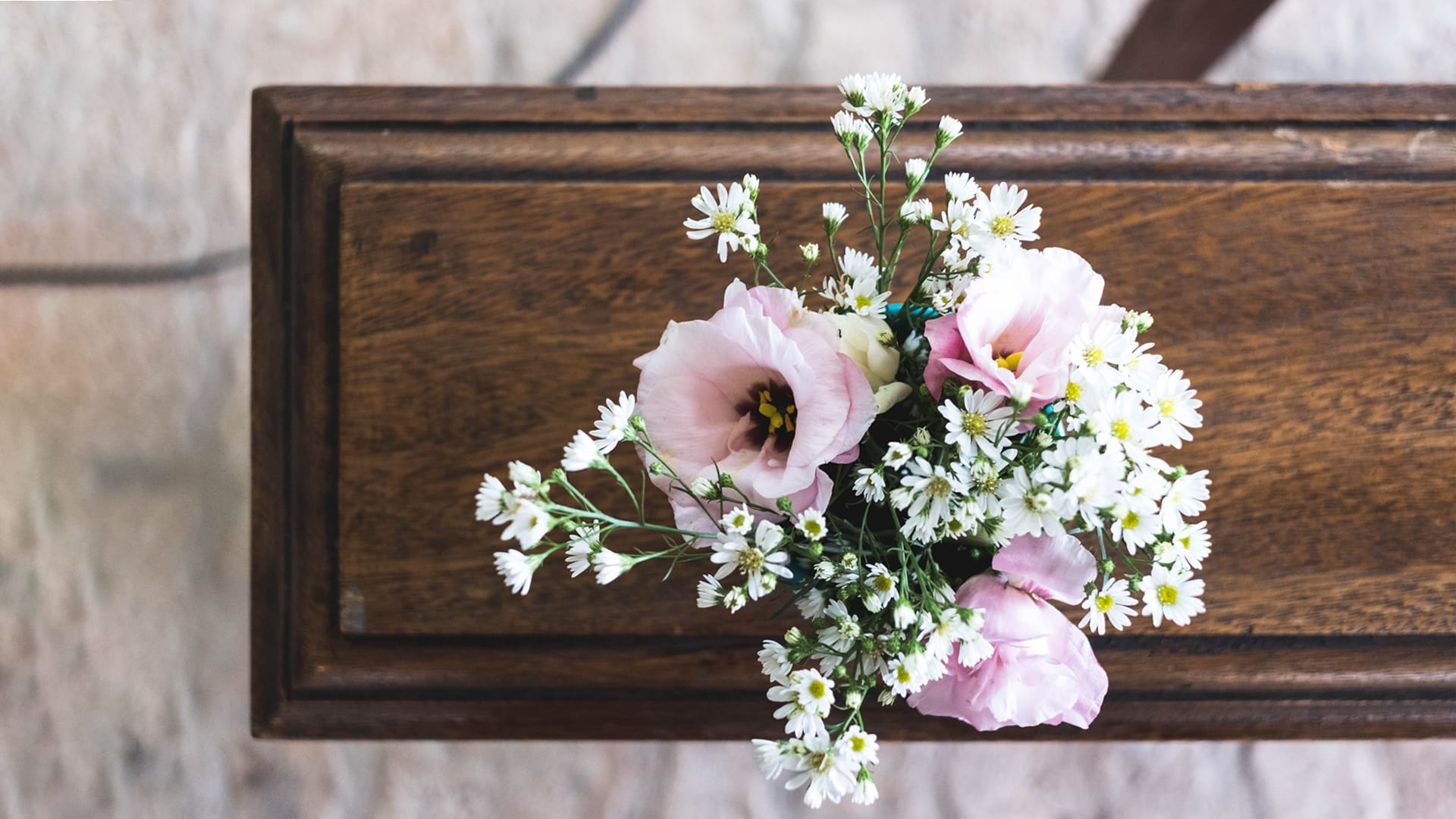 How long can you delay a funeral in the UK? Cover Image