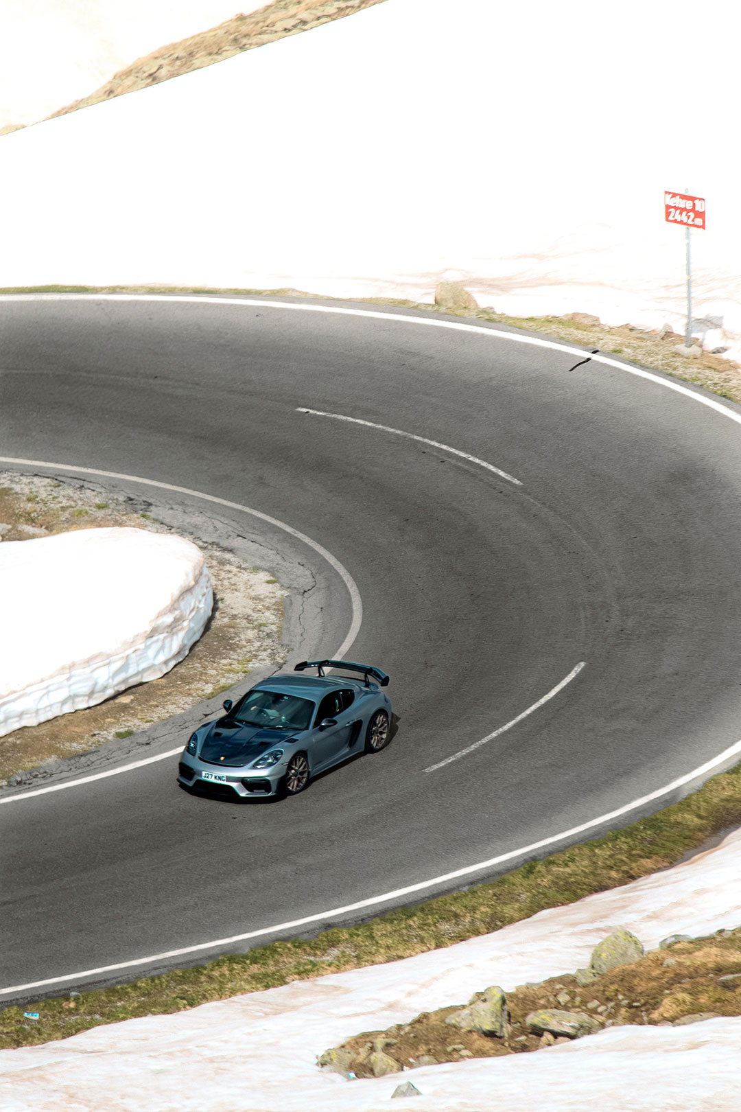 GT4 RS in Mountains