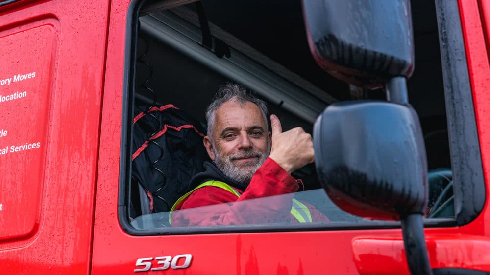 How to choose the right machinery moving company_Cover Image