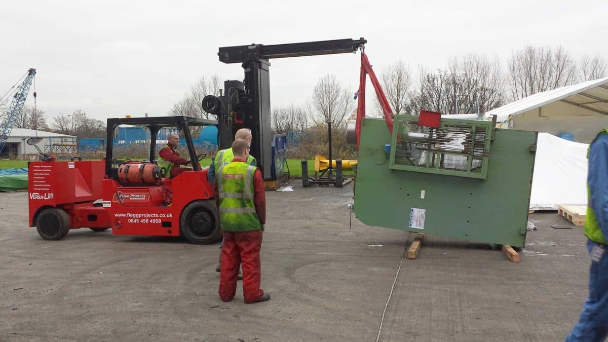 Site closure and global relocation of 300 metal production machines cta image