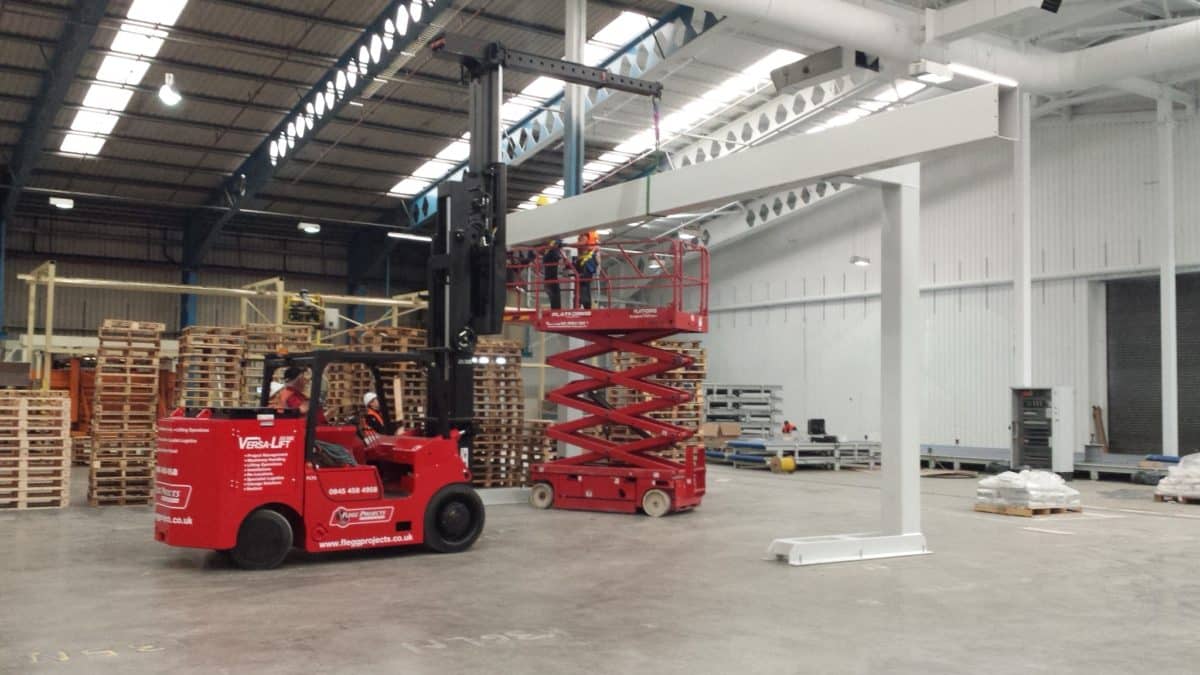 lifting steel with hoist
