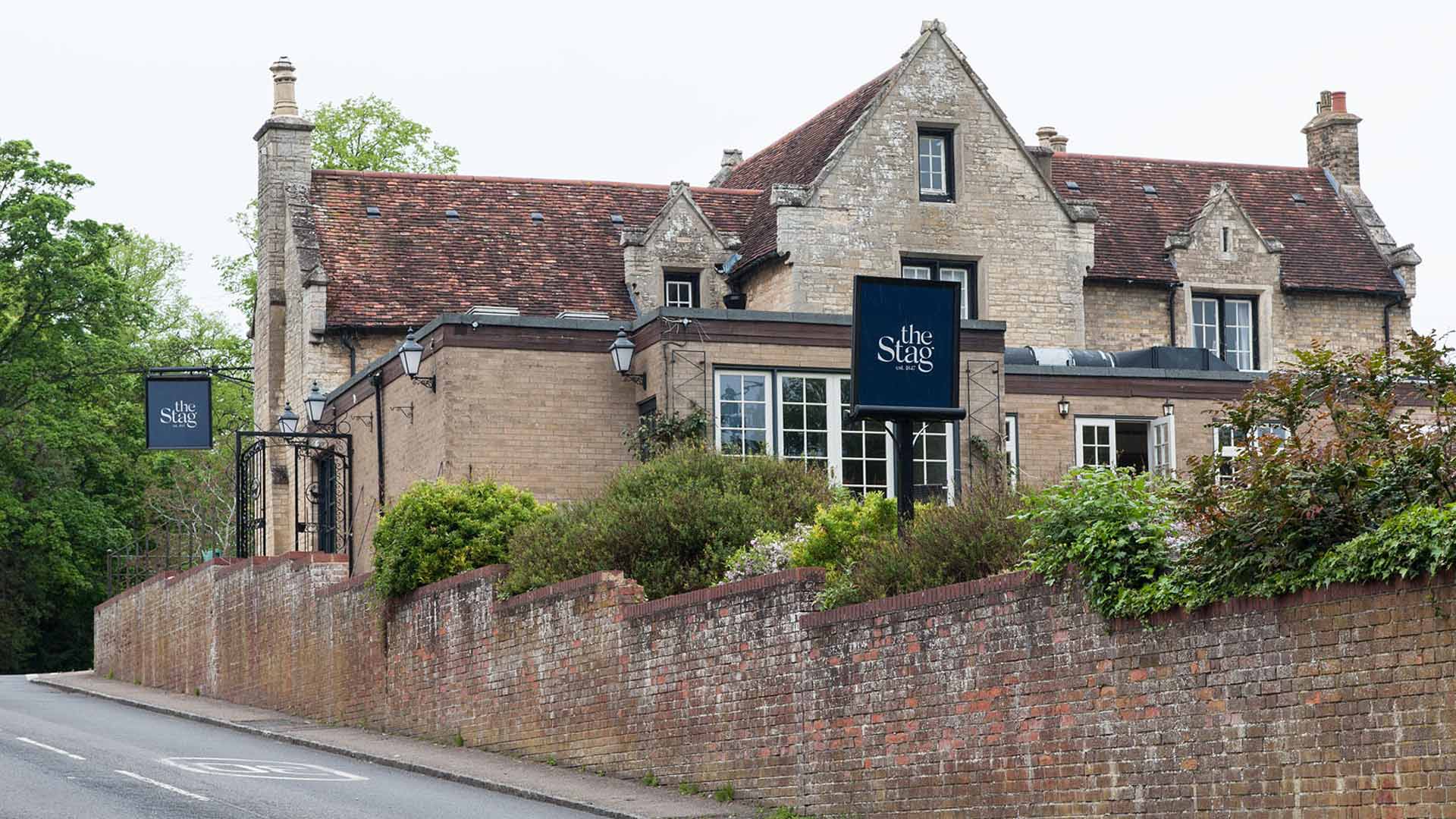 the-stag-mentmore-rear