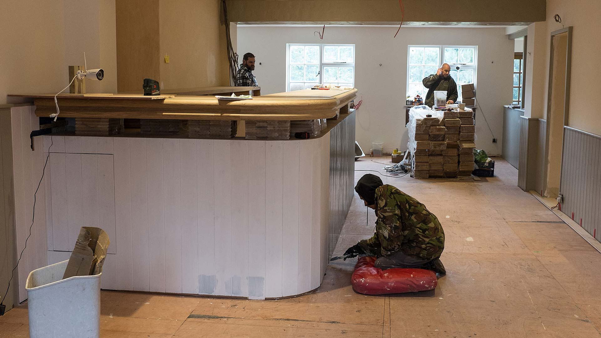 the-stag-painting-bar