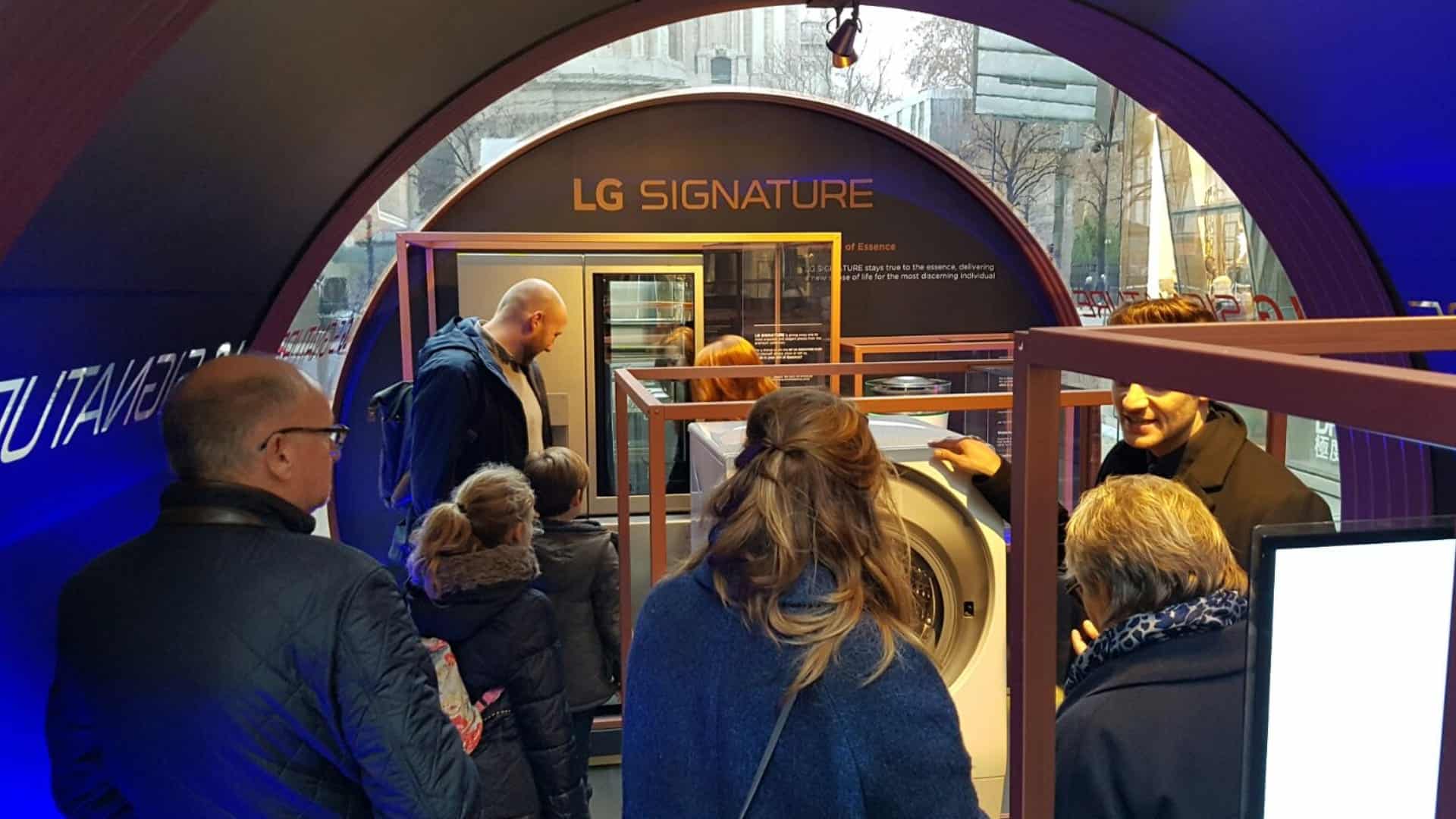 lg-signature-experiential-crowd-1