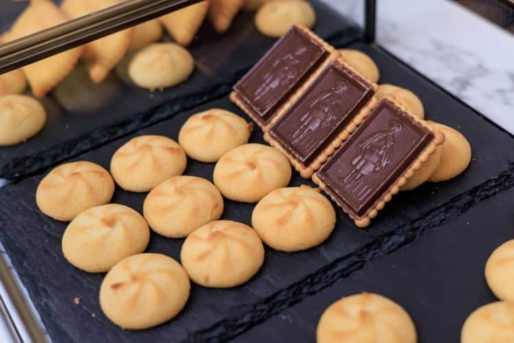 LU Biscuits sampling
